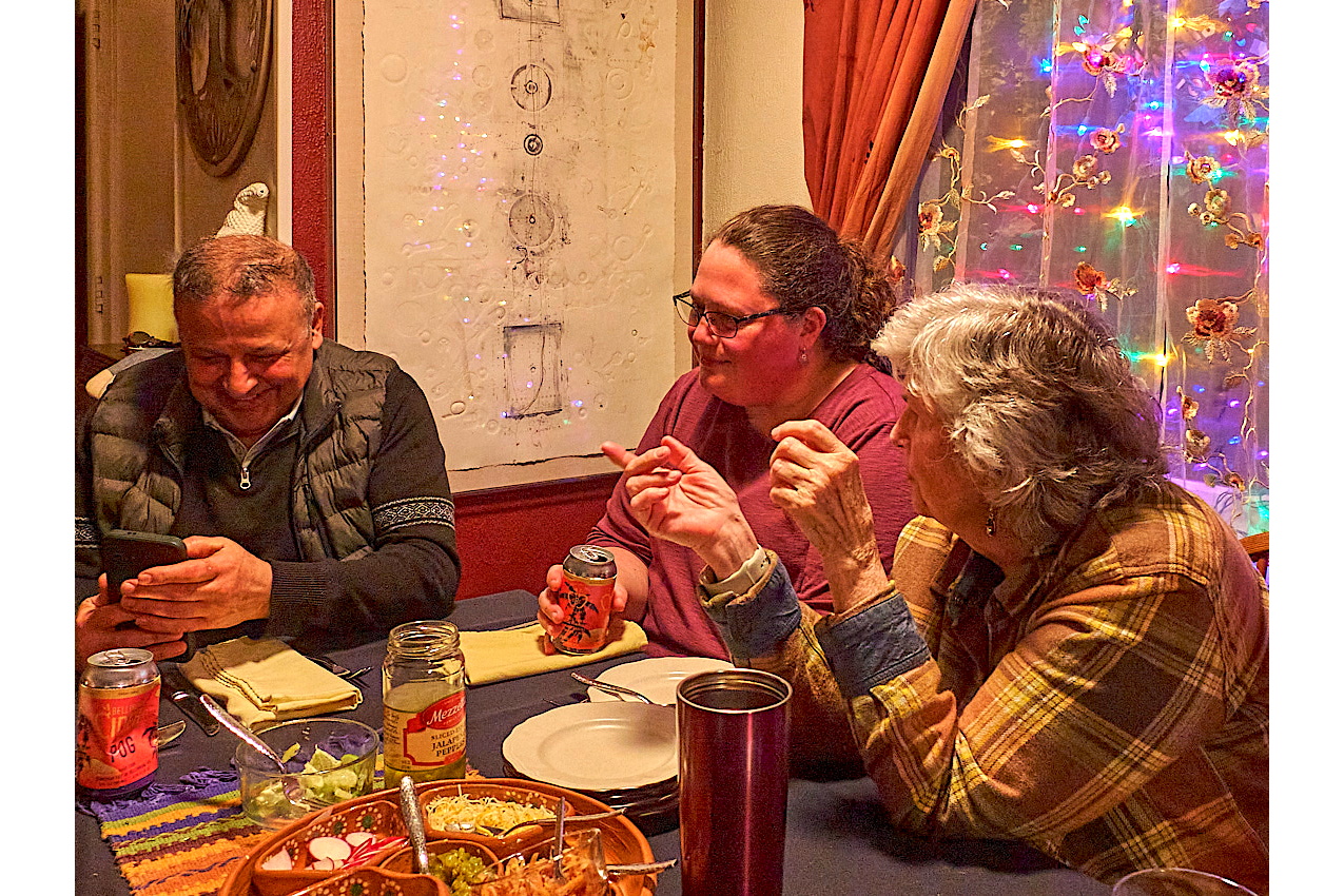 25.1.11_FamilyDinner
